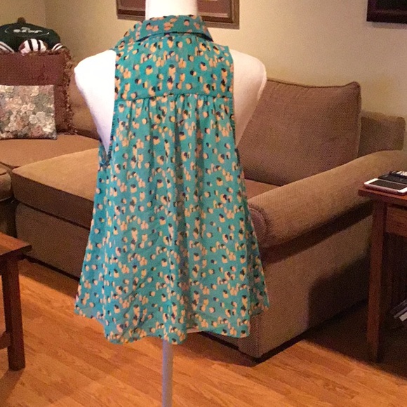 Zoa New York sheer fly away top - Picture 2 of 4